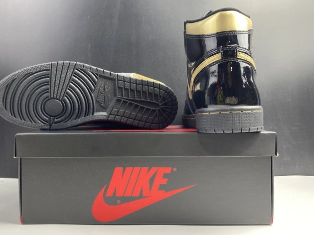 GOLD METALLIC 1 555088-032 AIR RETRO HIGH JORDAN BLACK (2020) 0912